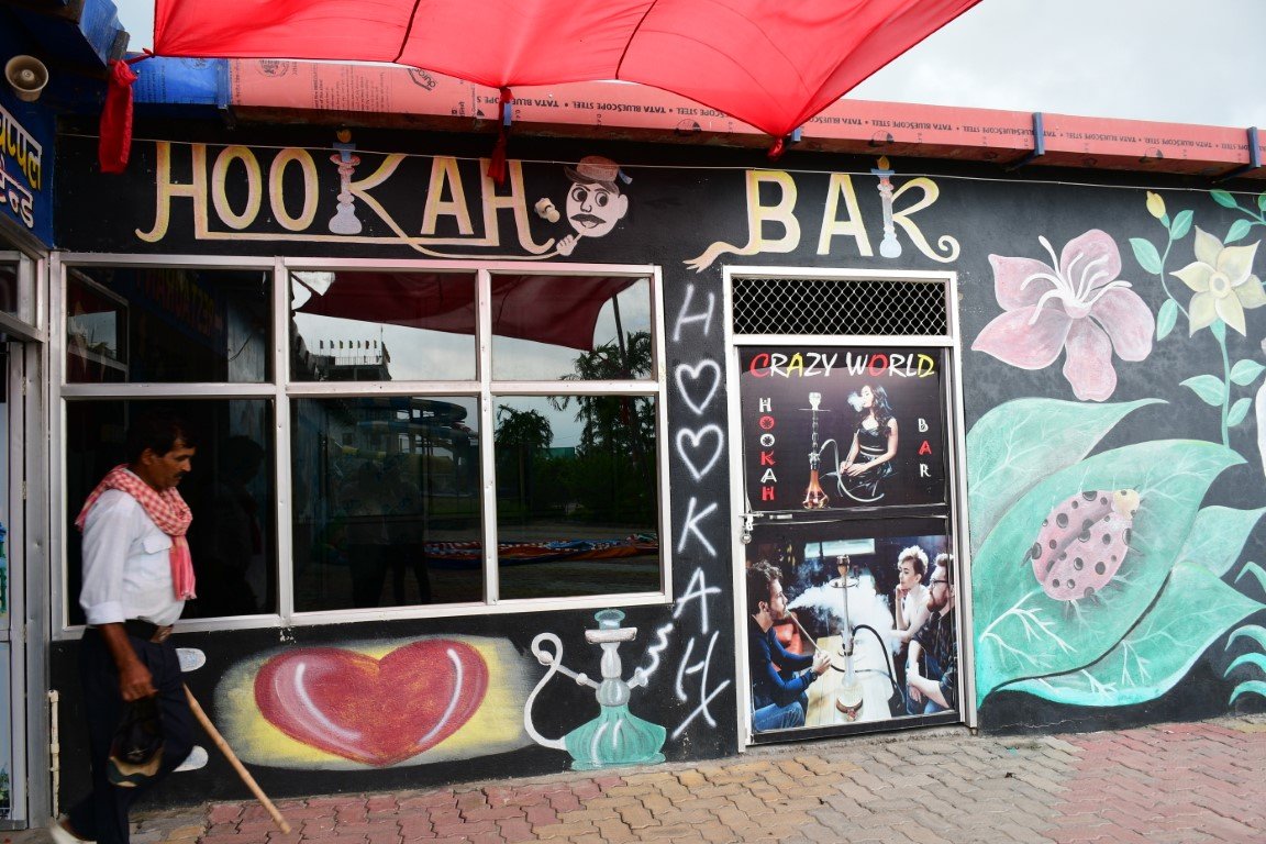 Guests riding Rocket Blast